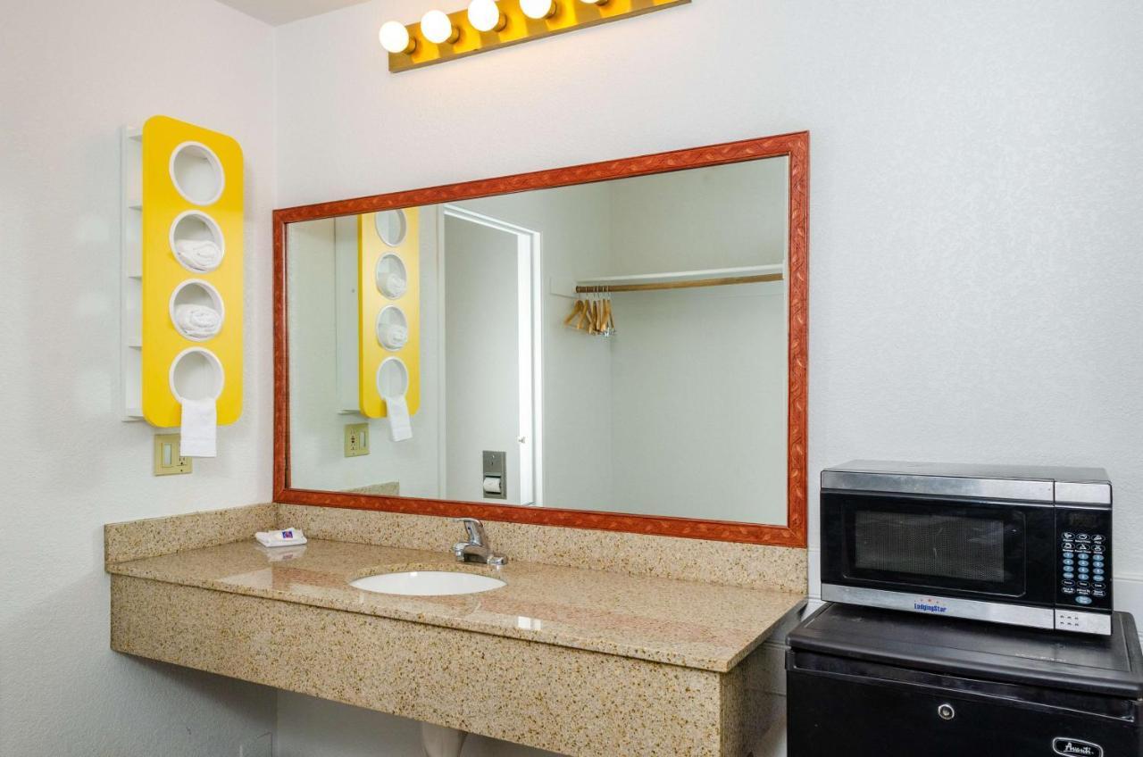 Motel 6 Oakdale, Ca Εξωτερικό φωτογραφία