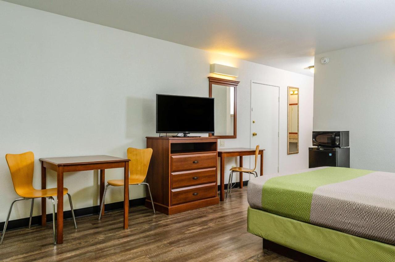 Motel 6 Oakdale, Ca Εξωτερικό φωτογραφία