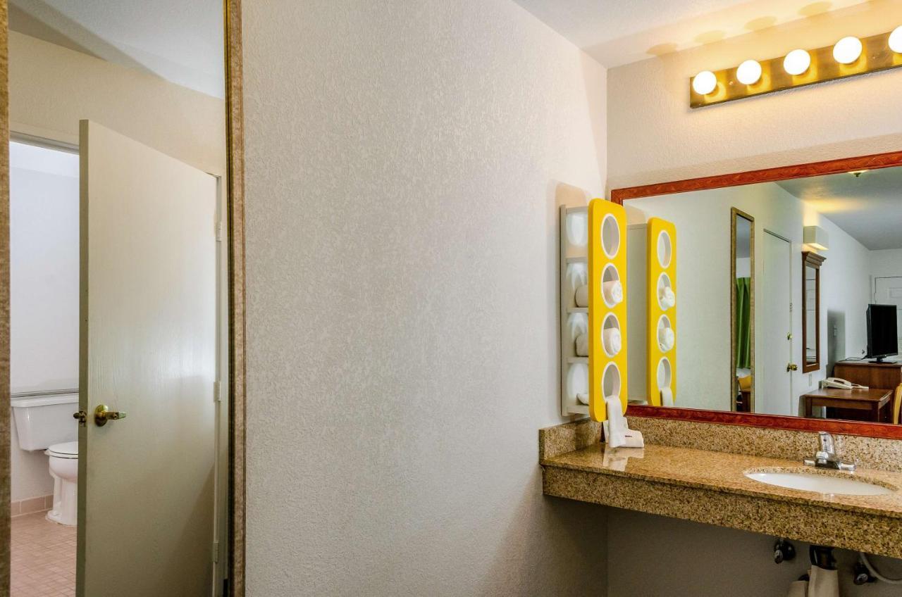 Motel 6 Oakdale, Ca Εξωτερικό φωτογραφία