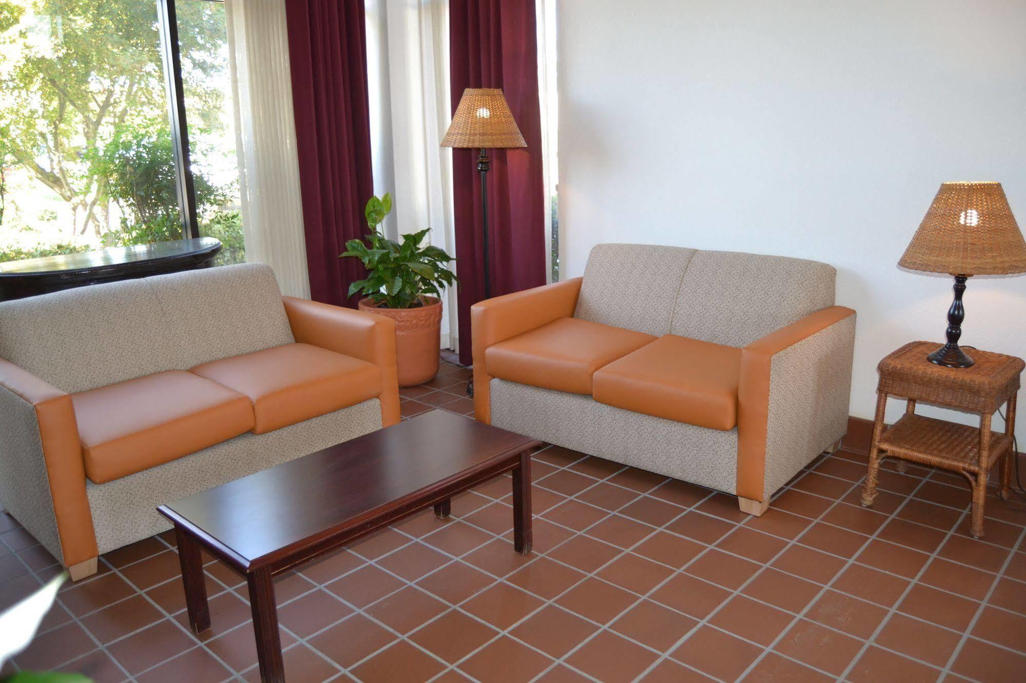 Motel 6 Oakdale, Ca Εξωτερικό φωτογραφία