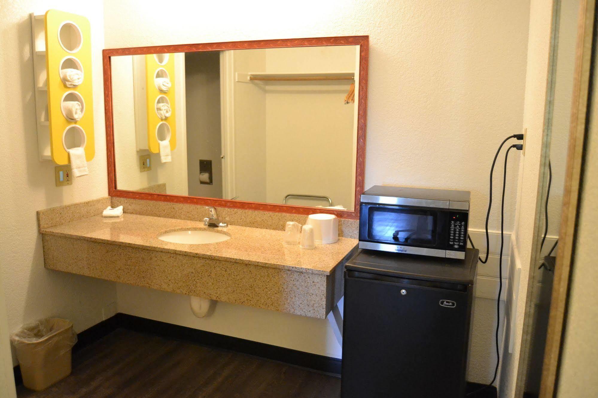 Motel 6 Oakdale, Ca Εξωτερικό φωτογραφία